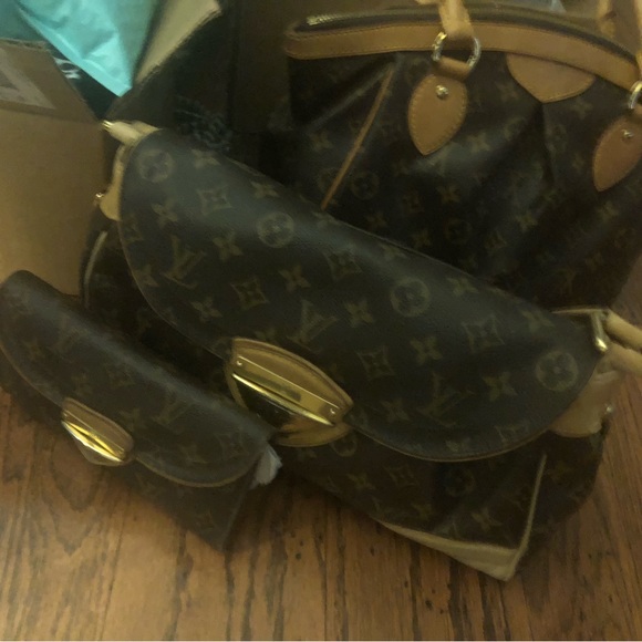 ITEMS FOR TRADE!!! Posh Ambassador I ⭐️ and Posh Ambassador II.⭐️⭐️ - Picture 10 of 16